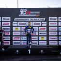 Das Podium am Samstag: Buri (M.) siegt vor Monteiro (l.) und Dominik Fugel