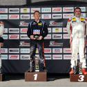 Das Trophy-Podium der ADAC TCR Germany am Sonntag