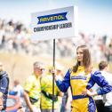 Das Starterfeld der DTM sowie der Championship Leader wird von Ravenol präsentiert