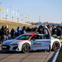 Der Audi R8 wird als Leading Car eingesetzt