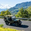 Der Willys Overland aus dem Jahr 1949 ist mit seinem Allradantrieb ein perfektes Spaßmobil für alpine Steigungen