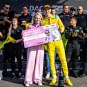 Champion Raffaele Marciello überreichte den Check an Anna Grubeck, Head of Sportsponsoring der BWT Holding
