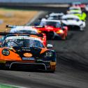 Tim Zimmermann und Jaxon Evans von Huber Racing führen die Meisterschaft im ADAC GT Masters an