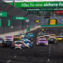 Die ADAC GT4 Germany besticht wie üblich mit einem vollen Feld