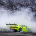 Neben Rennaction bekamen die Fans beim DTM-Finale auch eine Donuts-Show