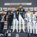 Das Podium vom Auftaktrennen des ADAC GT Masters 2024 in Oschersleben