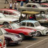 Zuschauer willkommen: Oldtimer-Fans können das „rollende Museum“ der ADAC Europa Classic 2024 an ausgewählten Punkten aus der Nähe besichtigen (Foto: ADAC Klassik)