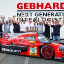 Das Team Gebhardt Motorsport in Feierlaune, der Titel ist unter Dach und Fach