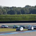 Der ADAC Tourenwagen Junior Cup kam mit 16 Autos nach Assen (Foto: ADAC Tourenwagen Junior Cup)