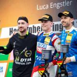 Das DTM-Podium mit Mirko Bortolotti, Luca Engstler und René Rast (l-r)