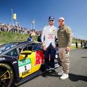 Ski-Star Marcel Hirscher (rechts) beim DTM-Auftakt neben Mirko Bortolotti