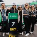 Thomas Stamm, Lea-Sophie Friedrich, Lea Lin Teutenberg, Alessa-Catriona Pröpster und Luisa Mühle (l-r, Foto: Schaeffler)