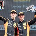 Die Sieger des Sonntagsrennens in Zandvoort: Leyton Fourie und Tim Zimmermann