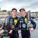 Ferrari-Duo auf dem Podium: Thierry Vermeulen und Jack Aitken (l-r)