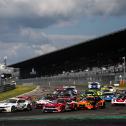 Beide Rennen des ADAC GT Masters auf dem Nürburgring boten zahlreiche spannende Manöver