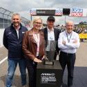 v.l. ADAC Sportpräsident Dr. Gerd Ennser, Dr. Christiane Schenderlein, Staatsministerin für Sport und Ehrenamt, Michael Kretschmer, Ministerpräsident Freistaat Sachsen, Carmelo Ezpeleta, CEO Dorna Sports