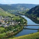 Bei der Rallye ADAC Mittelrhein geht es durch die Weinberge in der Eifel und entlang der Mosel