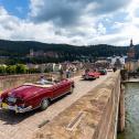 Ein Highlight der ADAC Deutschland Klassik 2025 war die Überfahrt der „Alten Brücke“, die zu den Sehenswürdigkeiten im Stadtbild Heidelbergs zählt