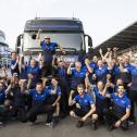Großer Jubel bei Emil Frey Racing über den Titel „DTM Trucker of the Year“