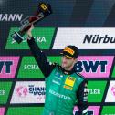 Marco Wittmann nahm den Pokal für den zweiten Platz mit nach Hause