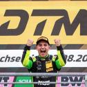 Großer Jubel über den Sieg am Sachsenring bei Ayhancan Güven