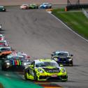 Zweites Podium der Saison für den Porsche von Kristensen und Robinson