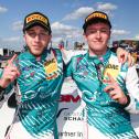 Salman Owega und Finn Wiebelhaus haben am Nürburgring gewonnen