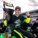 Ayhancan Güven freut sich über seinen ersten DTM-Titel
