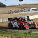 Als Drittplatzierter ist Adrien Fourmaux nach dem ersten Tag der Central European Rally bester WRC1-Pilot mit einem Hyundai. Seine 3,9 Sekunden Rückstand bedeuten, dass er in direkter Schlagdistanz zum Gesamtführenden liegt