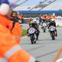 Teilnehmer treten mit Honda NSF250 R Maschinen und auf Pirelli-Reifen an
