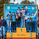 Das Meisterschafts-Podium der Seitenwagen (v.l.): Adrian Peter/Joel Hoffmann, Tim Prümmer/Jarno Steegmans, Lukas Erlecke/Leon Freygang