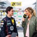 Jack Aitken, Moderatorin Verena Wriedt (l-r)