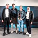 Night of the Champions: ADAC Ehrenpräsident Hermann Tomczyk, Fabian Finck und Martin Kaemena (beide FK Performance), ADAC Vorstand Dr. Dieter Nirschl (v-l)
