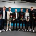 Night of the Champions: ADAC Ehrenpräsident Hermann Tomczyk, Tim Zimmermann, Lryton Fourie, Salman Owega, Finn Wiebelhaus, Simon Birch, Leo Pichler und ADAC Vorstand Dr. Dieter Nirschl (v-l)