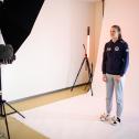 Formel 4-Fahrerin Mathilda Paatz im Fotostudio