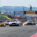 Start: Porsche vor Bentley beim Start