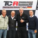 v.l Beppo Bürger (Yokohama), Franz Engstler (TCR Germany), Thomas Witt (Yokohama), Thomas Voss (ADAC)