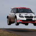 Sprungstark: Mark Wallenwein im Skoda Fabia S2000