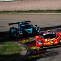 Sven Barth / Michael Lyons (vorne) feierten mit Rang vier das beste Resultat eines Ginetta im Prototype Cup Germany 2024, für Torsten Kratz / Danny Soufi (hinten) hingegen lief es nicht nach Wunsch
