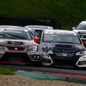 Action pur: Rad-an-Rad-Duelle in der ADAC TCR Germany