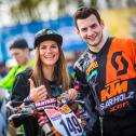 ADAC MX Masters, Fürstlich Drehna, Dennis Ullrich ( KTM / Deutschland ) mit Steffi Marth , deutsche BMX- und Mountainbike-Radrennfahrerin und mehrmalige deutsche Meisterin
