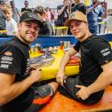 Tom Koch ( Deutschland / KTM / Kosak Racing Team ) und Henry Jacobi ( Deutschland / KTM / KTM Sarholz Racing Team ) schreiben Autogramme beim ADAC MX Masters