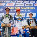 Lucas Leok (mitte) holte den Gesamtsieg im ADAC MX Junior Cup 85 vor Jarno Jansen (l.) und Luca Nierychlo