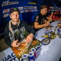 Der WM-Spitzenreiter Romain Febvre stand den Fans als Vereinsmitglied bei der Autogrammstunde zur Verfügung