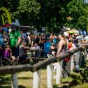 Besucher an der Strecke
