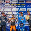 Tageswertung beim ADAC MX Youngster Cup v.l.n.r.: Liam Owens ( Australien / Husqvarna / CAT MOTO BAUERSCHMIDT HUSQVARNA ), Maxime Grau ( Frankreich / KTM / WZ‐RACING KTM ), Lyonel Reichl ( Schweiz / Husqvarna / KTM SARHOLZ RACING TEAM ) und Mads Fredsoe S