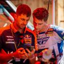Simon Längenfelder ( Deutschland / KTM / RED BULL KTM FACTORY RACING ) beim ADAC MX Masters mit Davide DeCarli, Teamchef Red Bull KTM Factory