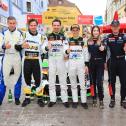 Zum vierten Mal in der DRM ganz vorne: Rallye-Pilot Fabian Kreim (3.v.r.)