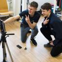Spaß vor der Kamera: die Motorrad-Talente Matthias Meggle und Aaron Schäfer