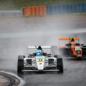 Auch bei Regen ging es für die ADAC Formel 4 auf die Strecke